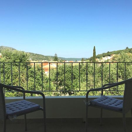 Villa Petrino - Central Flat Location Within Kassiopi. Sleeps 8 Eksteriør billede