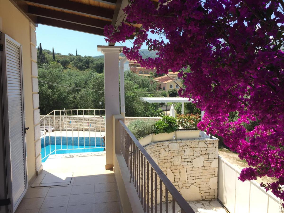 Villa Petrino - Central Flat Location Within Kassiopi. Sleeps 8 Eksteriør billede