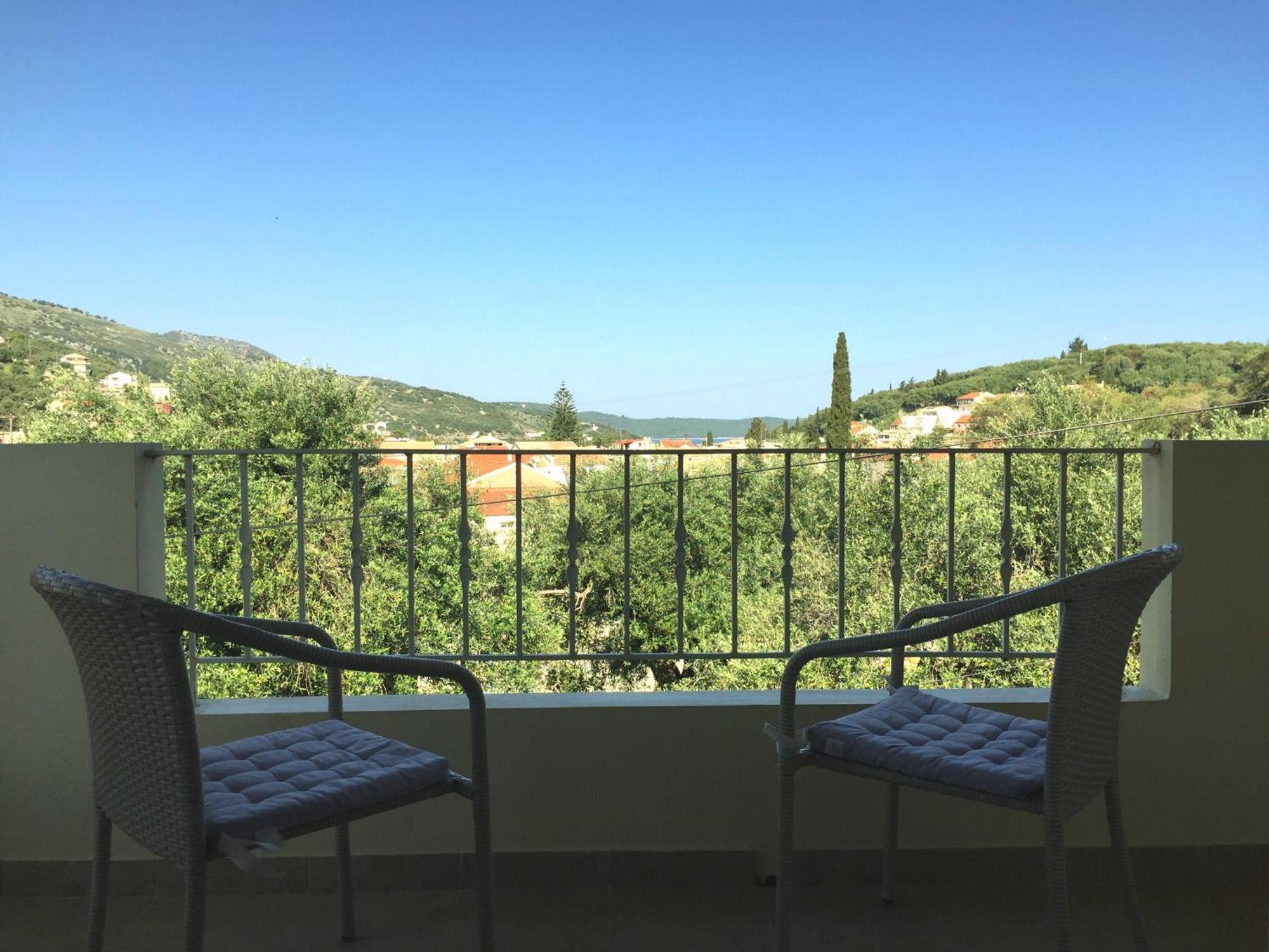 Villa Petrino - Central Flat Location Within Kassiopi. Sleeps 8 Eksteriør billede